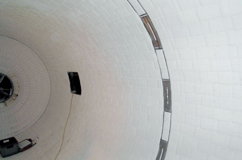 Moara albă din interior