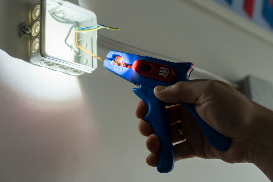 Clește dezizolator No. 5 LED Set