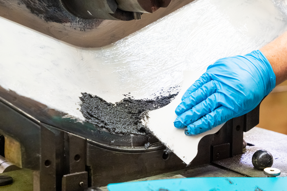 WEICON WP | sistem de rasini epoxidice cu pulbere ceramica pentru protectie la uzura
