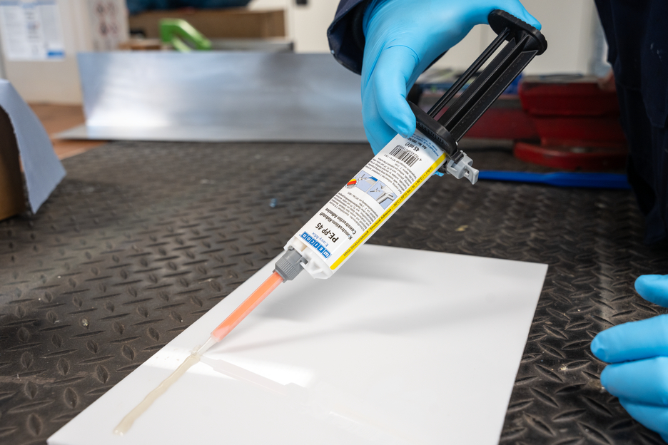 Easy-Mix PE-PP 45 adeziv structural acrilic | adeziv constructiv pe baza de metil-acrilat pentru materiale plastice speciale