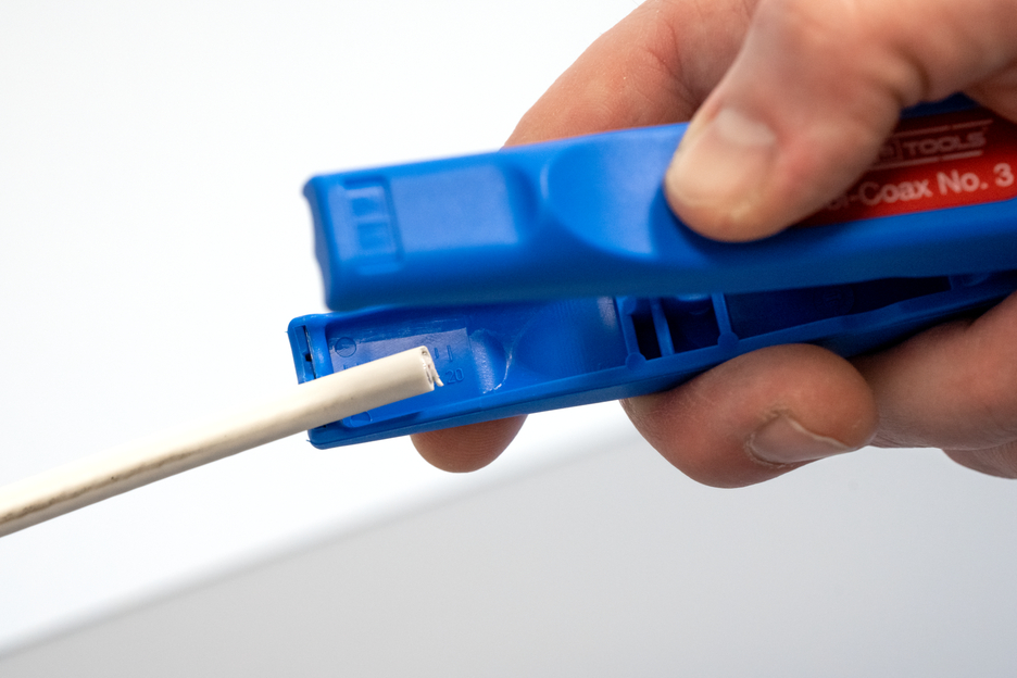 Combi-Coax No. 3 | pentru inlaturarea mantalei si dezizolarea cablurilor coaxiale, cutter lateral inclus, interval de lucru  4,8 - 7,5 mm².