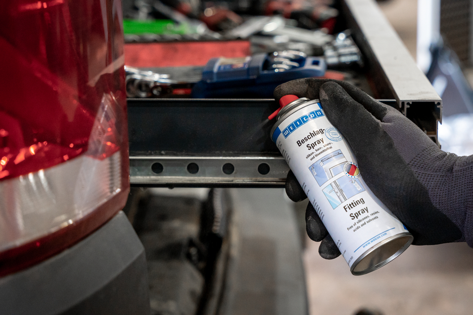Spray feronerie | ulei de lubrifiere si ingrijire