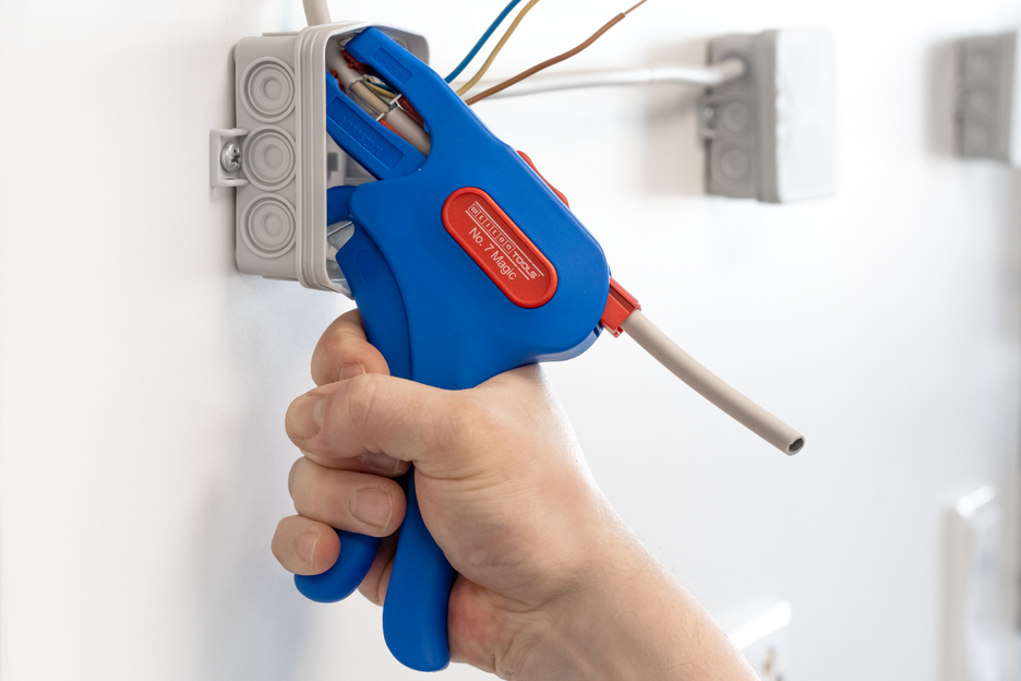 Cleste de dezizolare Nr.7 Magic | pentru dezizolare si inlaturare manta, interval de lucru pentru cabluri flexibile 0,5 - 16,0 mm² / pentru cabluri solide 0,5 - 10,0 mm²