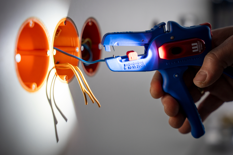 Clește dezizolator No. 5 Pro LED Set
