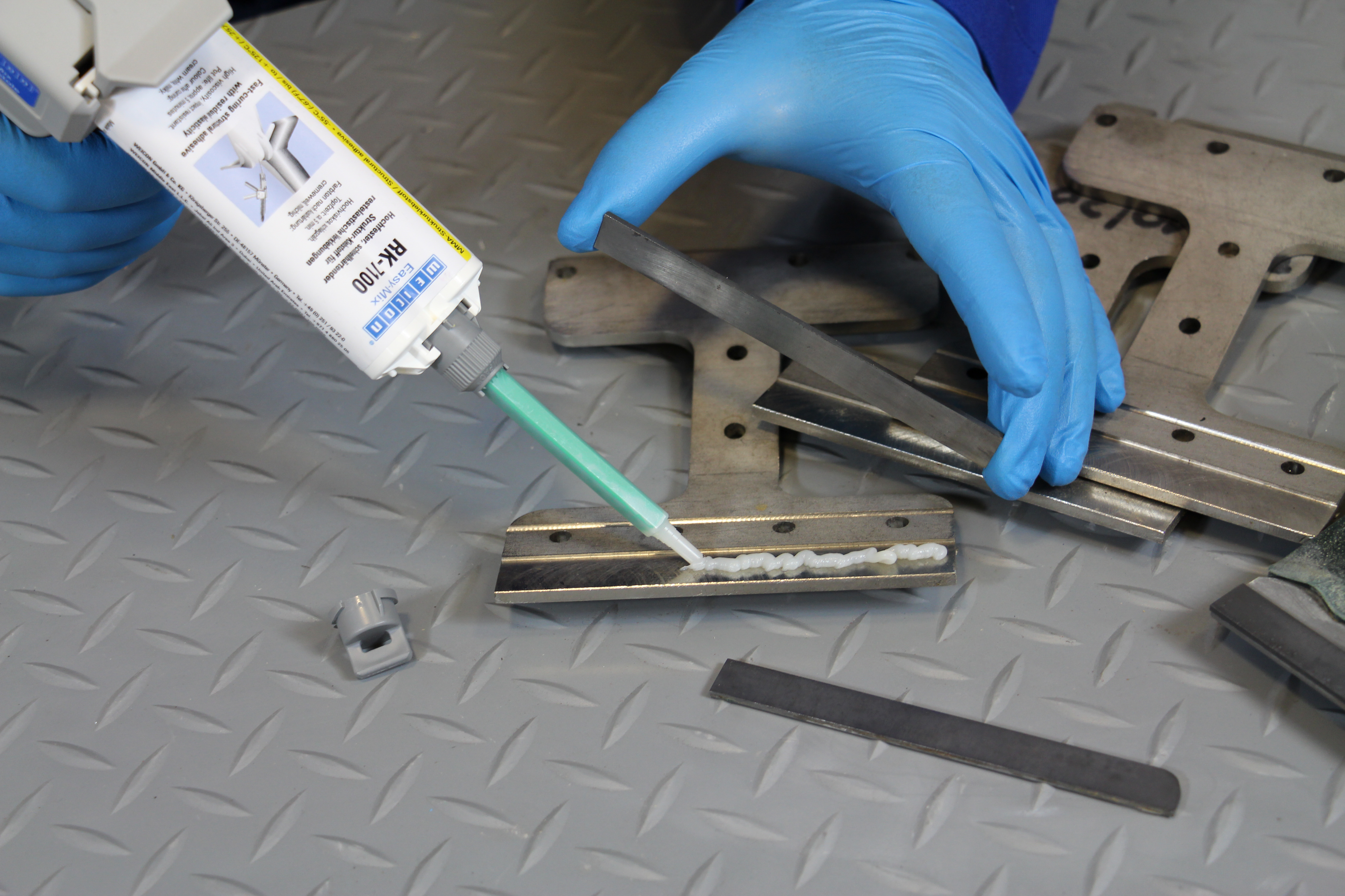 Easy-Mix RK-7100 adeziv structural acrilic | adeziv structural acrilic cu intarire rapida