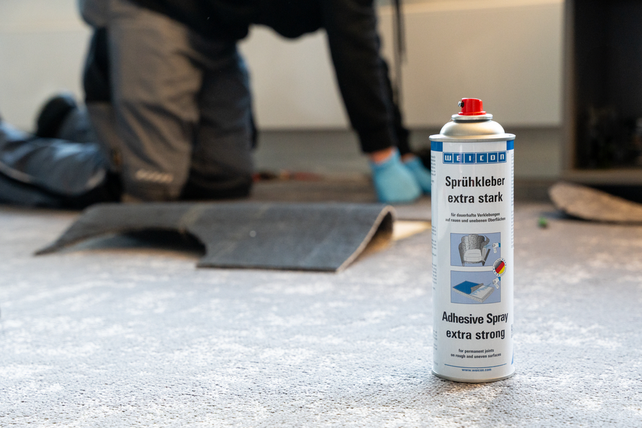 Spray adeziv foarte puternic | spray adeziv de contact pentru lipirea puternică și permanentă a fetrului, pielii artificiale și a materialelor izolatoare.