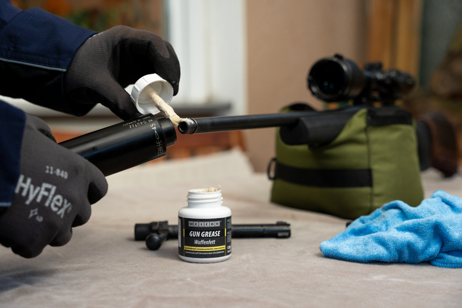 Vaselina pentru arme WEICON | Protecție împotriva coroziunii și uzurii pentru toate tipurile de arme de foc