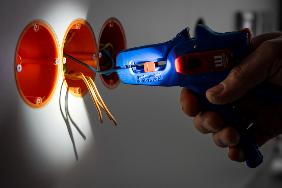 Clește dezizolator No. 5 Pro LED Set