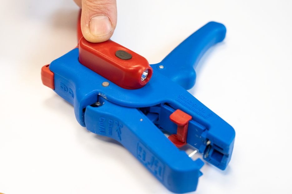 Clește dezizolator No. 5 Pro LED Set