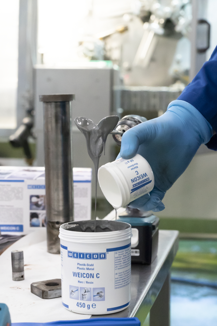 WEICON C | sistem de rasini epoxidice cu pulbere de aluminiu pentru reparatii si turnare in forma