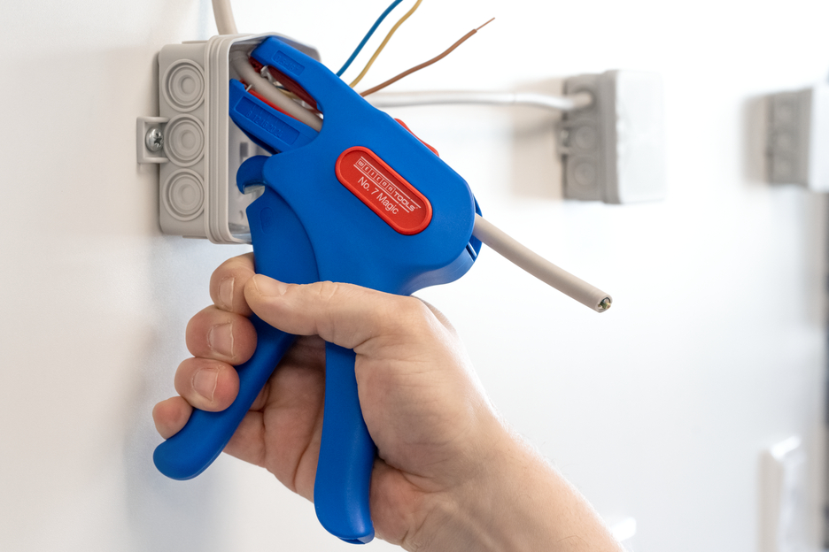 Cleste de dezizolare Nr.7 Magic | pentru dezizolare si inlaturare manta, interval de lucru pentru cabluri flexibile 0,5 - 16,0 mm² / pentru cabluri solide 0,5 - 10,0 mm²