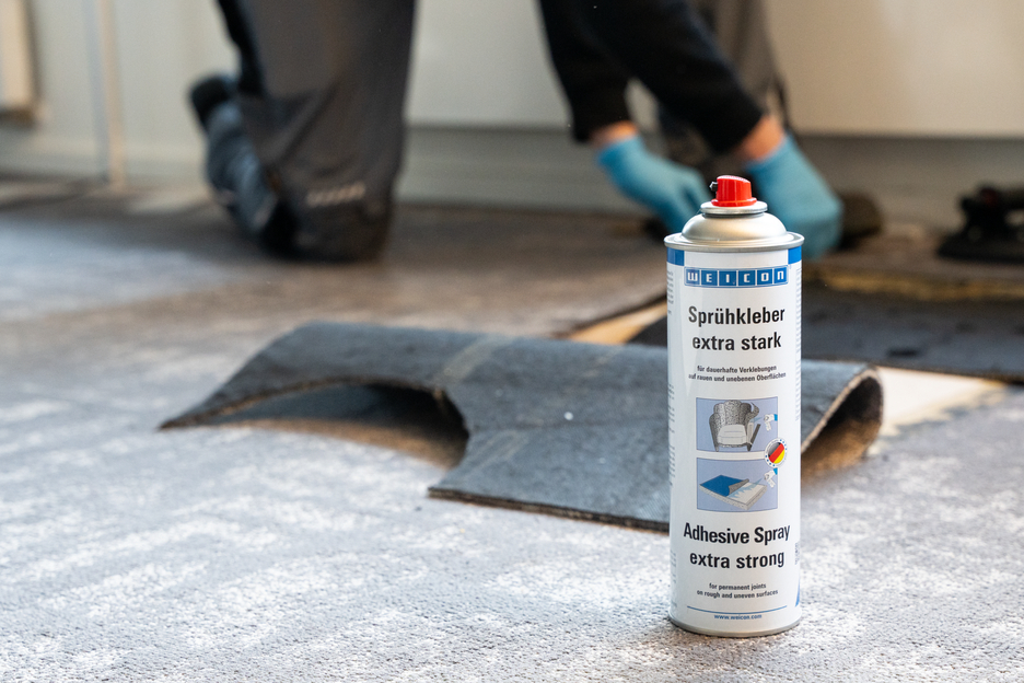 Spray adeziv foarte puternic | spray adeziv de contact pentru lipirea puternică și permanentă a fetrului, pielii artificiale și a materialelor izolatoare.