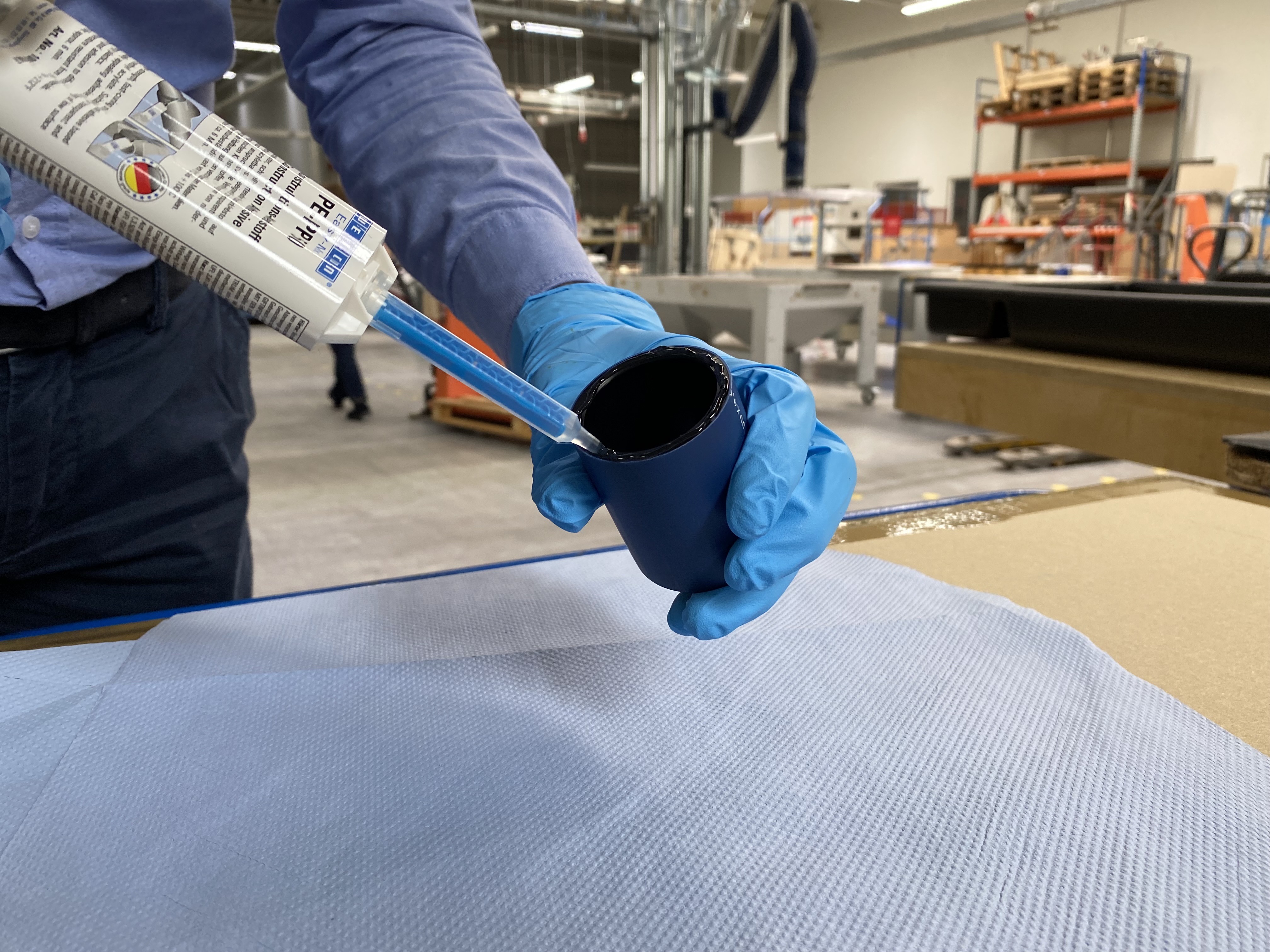 Adeziv adezivul structural acrilic Easy Mix PE-PP 50 | adeziv de constructie pe baza de metil-acrilat pentru materiale plastice speciale