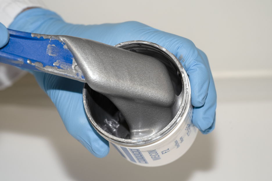 WEICON F2 | sistem de rasini epoxidice cu pulbere de aluminiu pentru reparatii si umplere