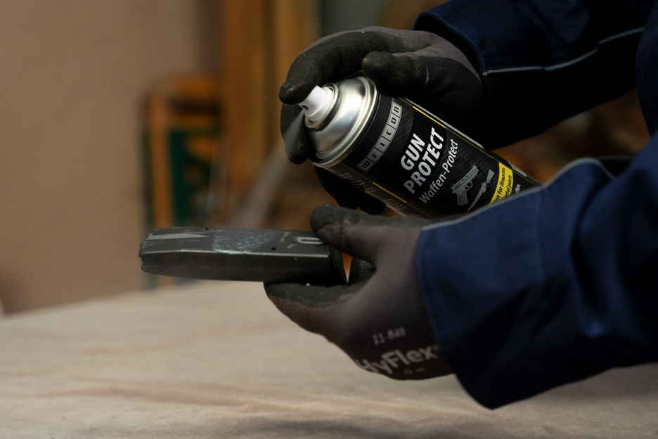 Spray protecție arme WEICON  | Protejează piesele metalice din dulapurile de arme împotriva coroziunii