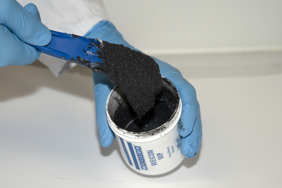 WEICON WP | sistem de rasini epoxidice cu pulbere ceramica pentru protectie la uzura