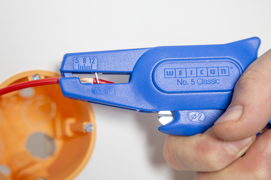 Clește de dezizolat nr. 5 Clasic | pentru toti conductorii uzuali litati si solizi, interval de lucru 0,2 - 6,0 mm²