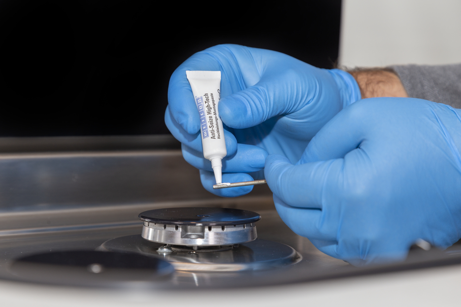Pasta de montaj Anti-Seize High Tech | agent de ungere și separare tip pasta, fara continut de metale