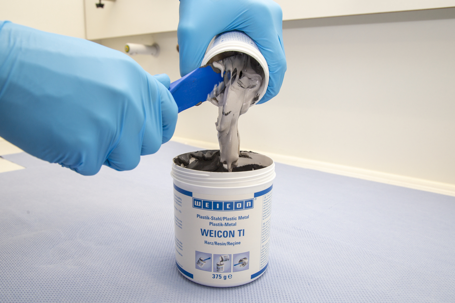 WEICON TI | sistem de rasini epoxidice cu pulbere de titan pentru reparatii