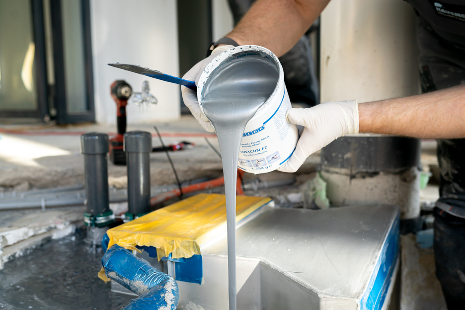 WEICON F2 | sistem de rasini epoxidice cu pulbere de aluminiu pentru reparatii si umplere