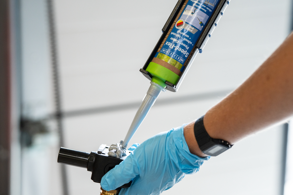 Speed-Flex® MS-Polymer | adeziv și material de etanșare cu vâscozitate înaltă și ezistență inițială ridicată, pe bază de MS-Polimer